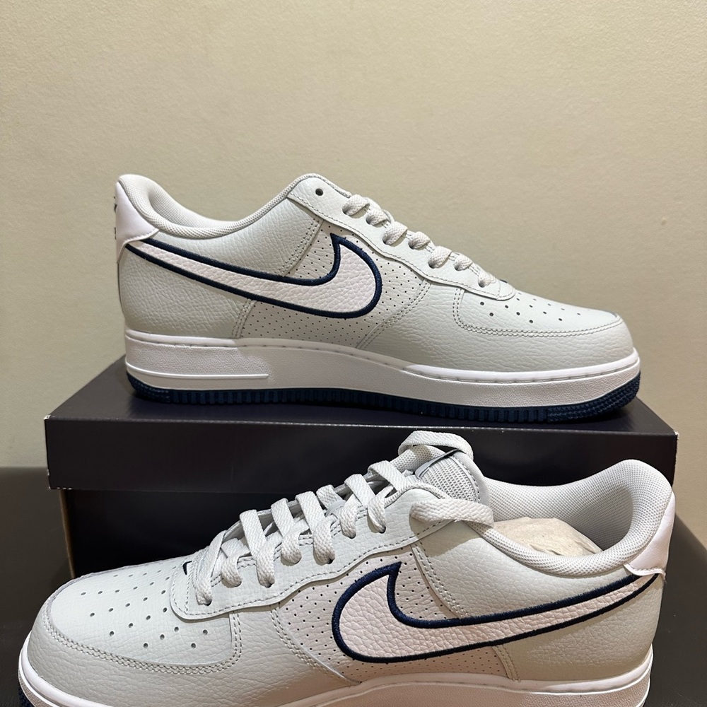 NIB Men Nike Air Force 1 '07 Shoes "Photon Dust" Black White FJ4211-002 - Picture 6 of 8